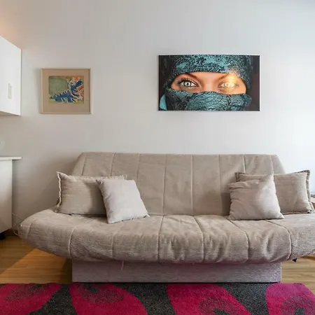 Apartment River House *